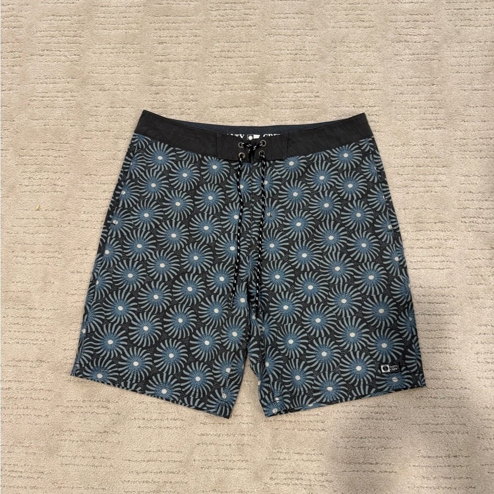 Salty Crew Men's Black and Blue Patterned Swim Shorts NWOT